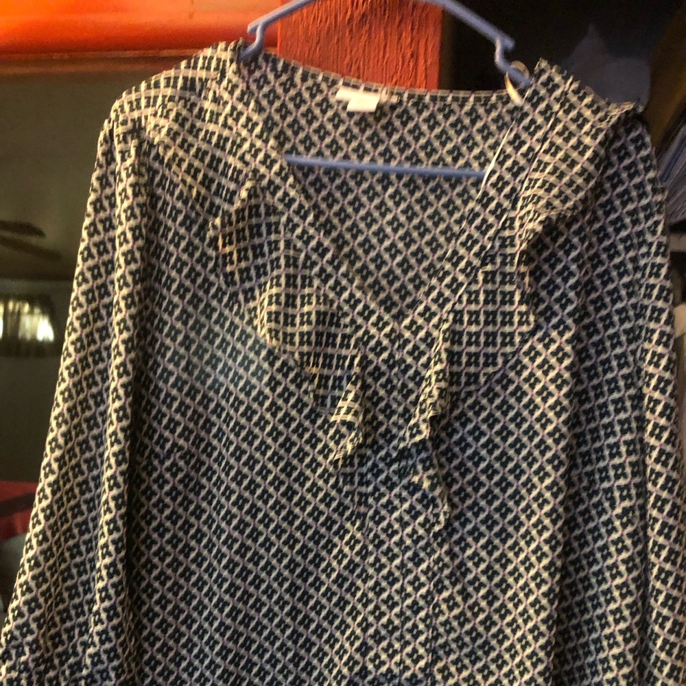 Women's Black and White Patterned Top
